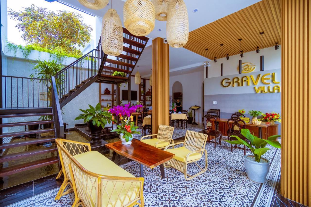 Gravel Pool & Villa *