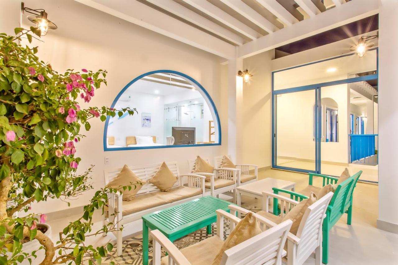 Vila Santorin Hoian *