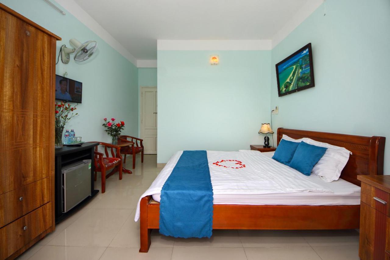 Homestay Quynh Long *