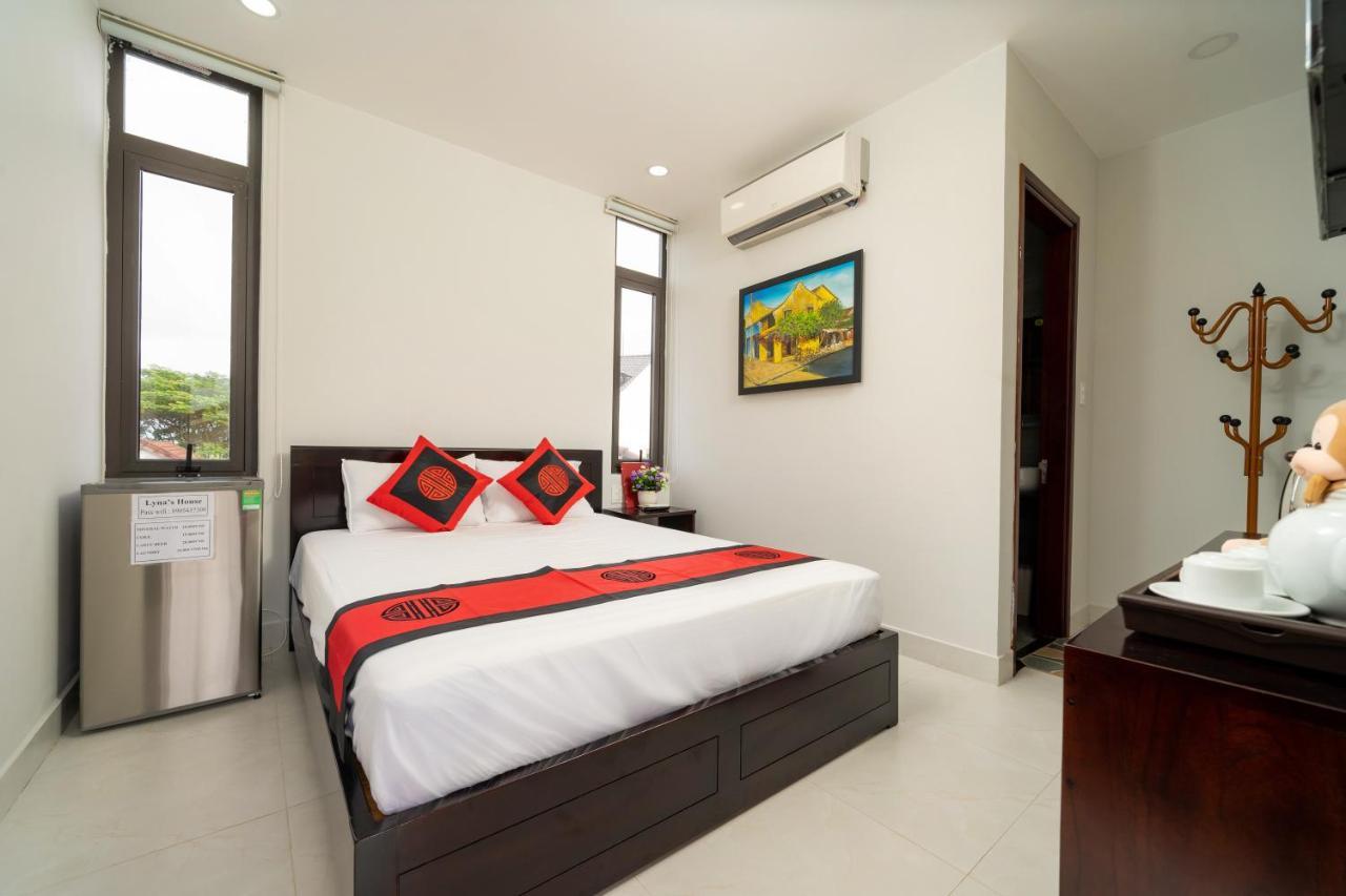 Homestay Lyna's House - *