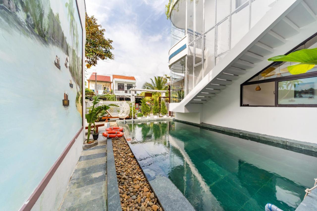 5 Coconut Homestay *