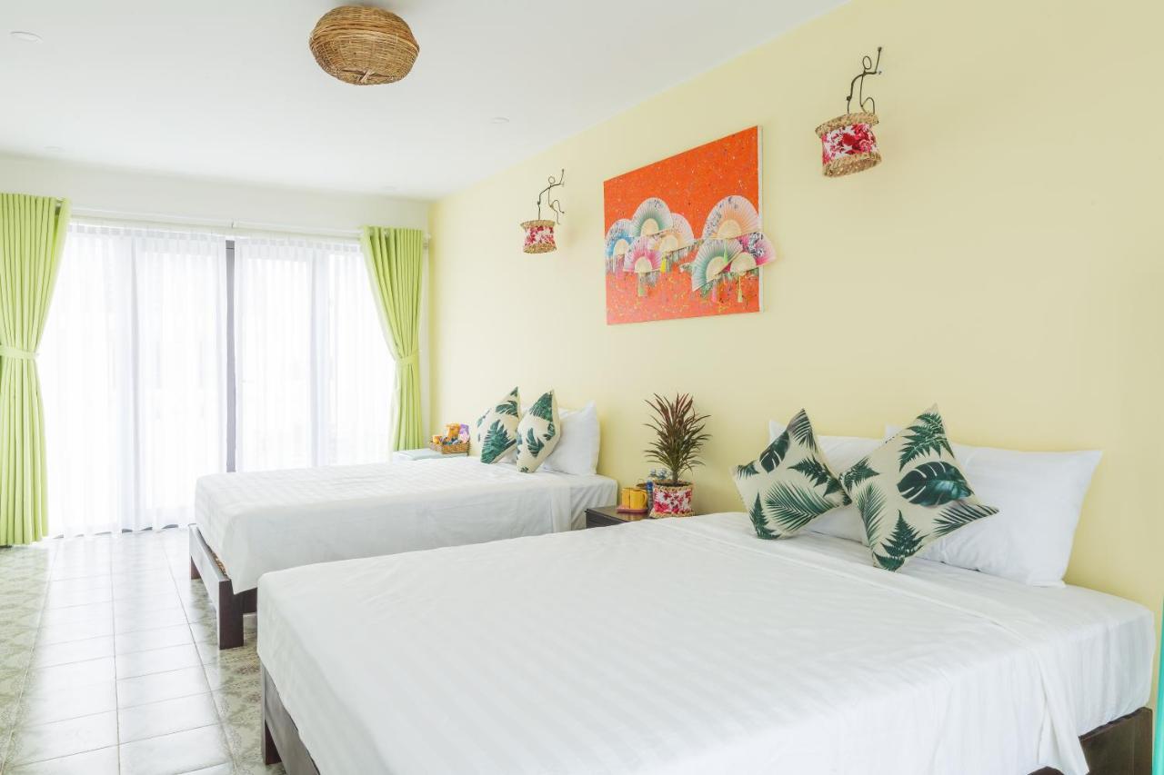 Sunny Riverside Villa *