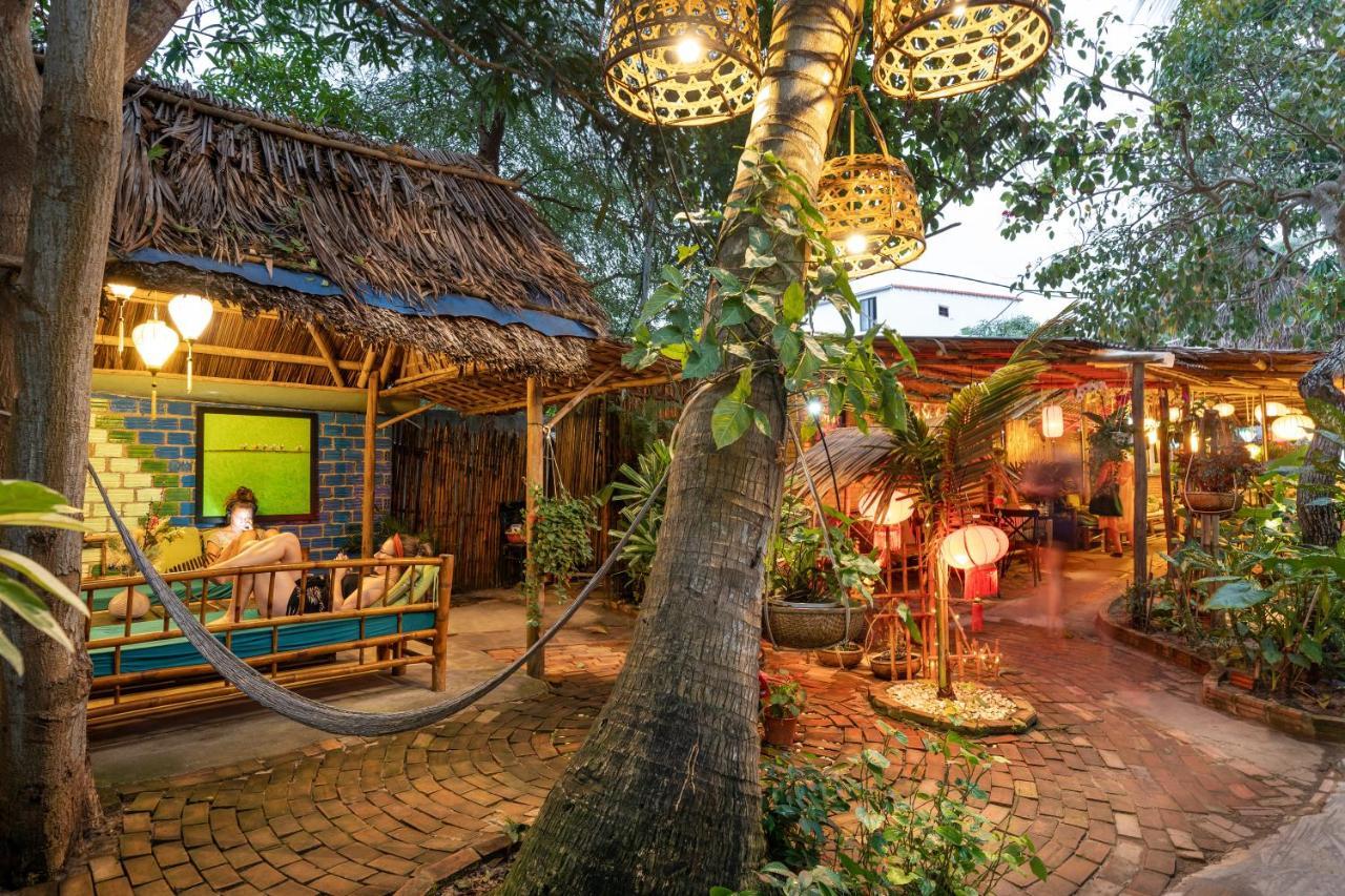 Homestay Under The Coconut Tree *