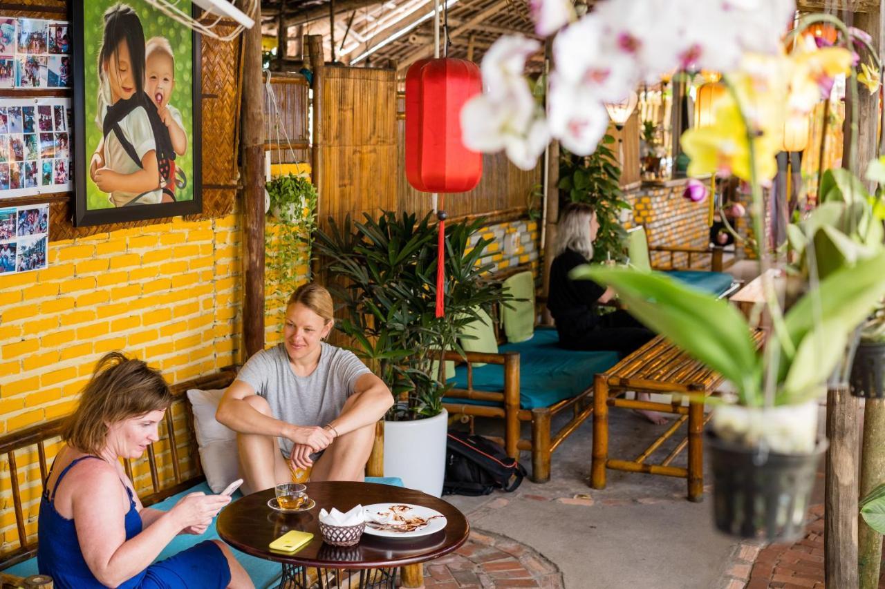 Homestay Under The Coconut Tree