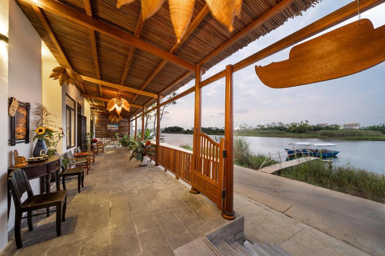 Ở trọ Nhà Dân Bên Sông Boat House *