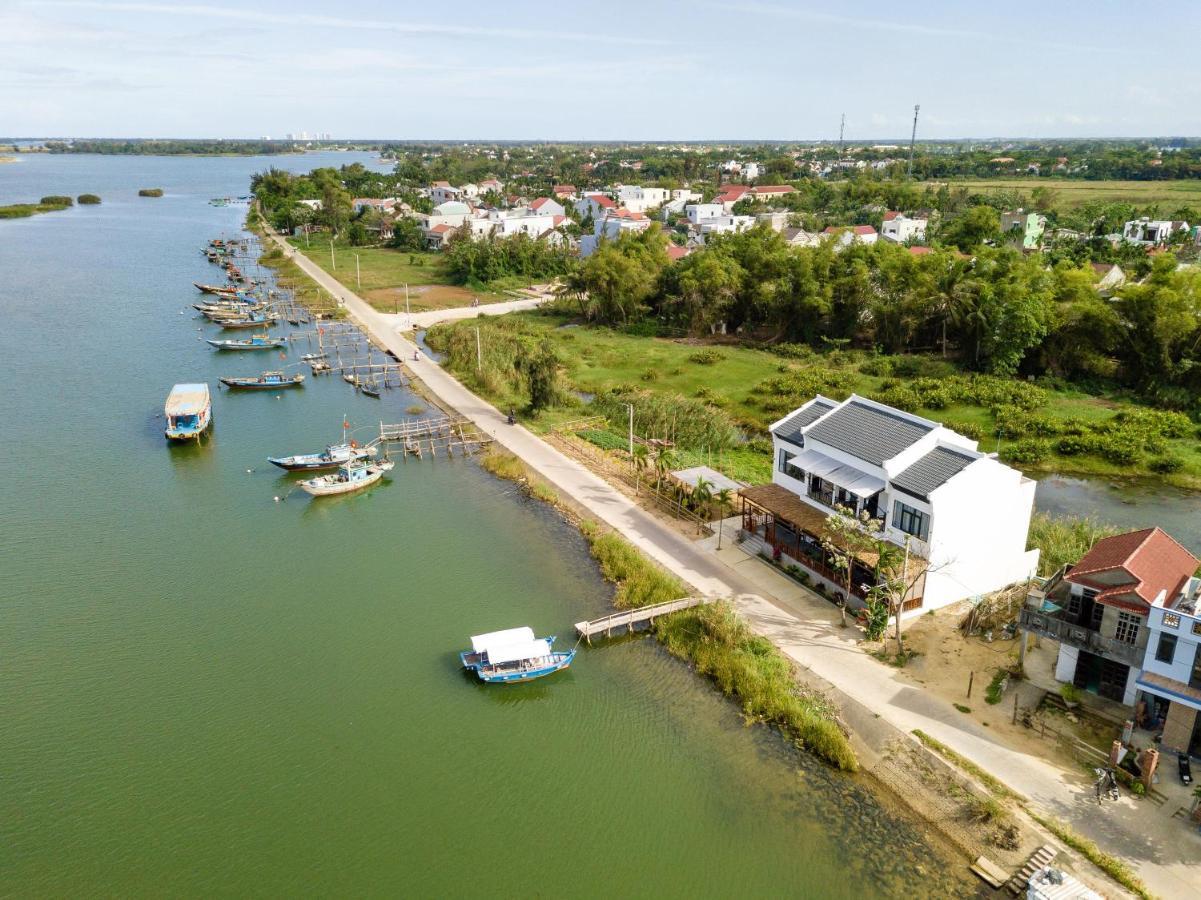 Nhà Dân Bên Sông Boat House Hội An