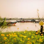Vinh Hung Riverside Resort & Spa