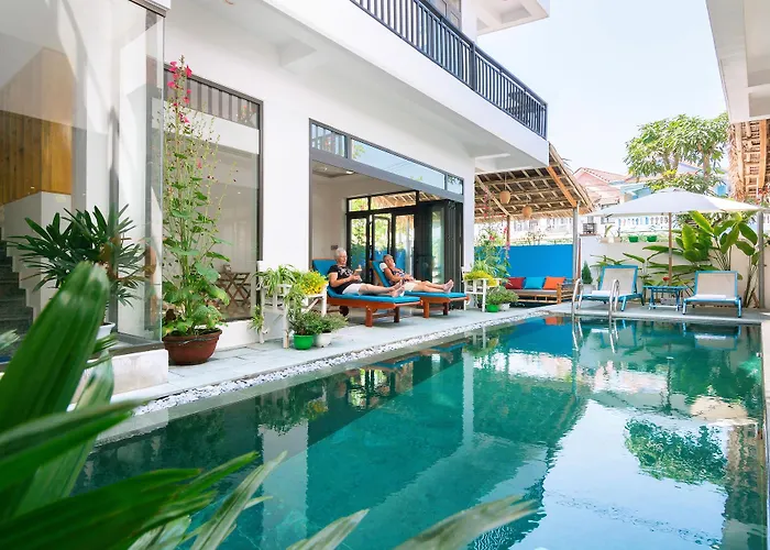 Dolphin Homestay Hoi An