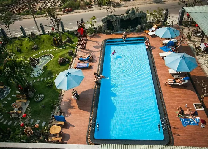 Kiki Hostel & Pool Club