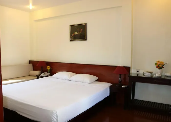 Nhi Trung Hotel