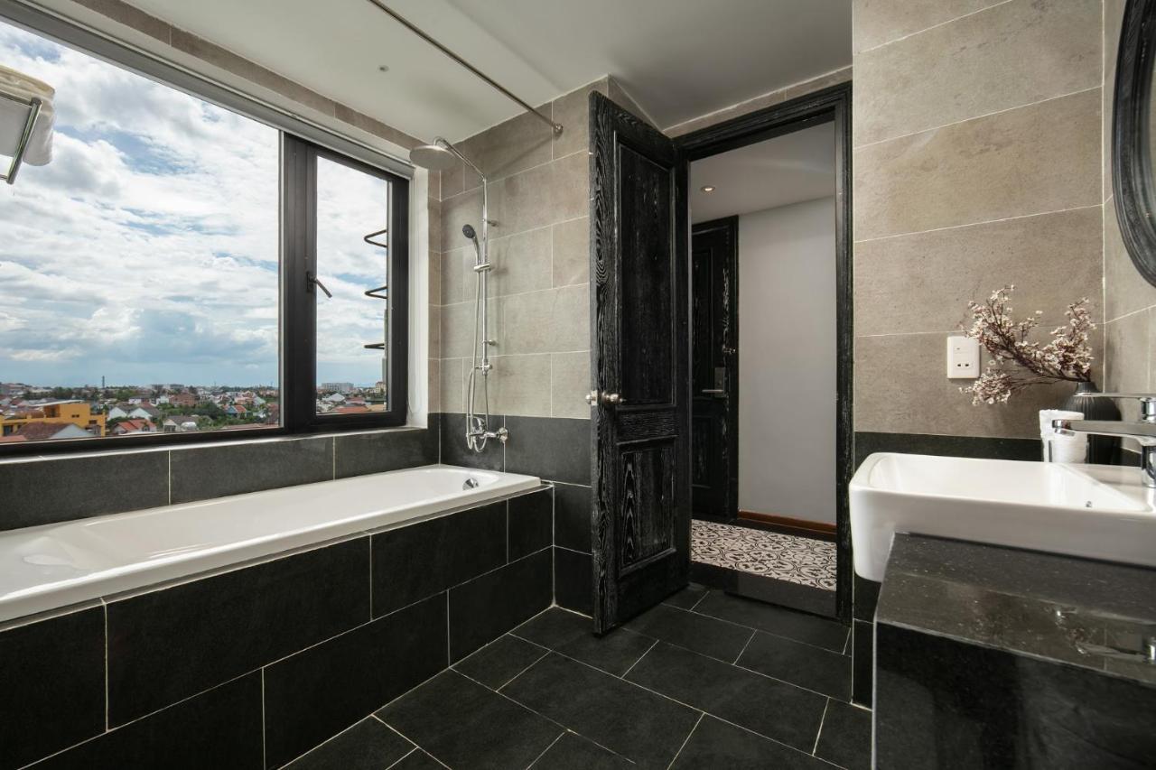 Shining Riverside Boutique & Hotel 4*