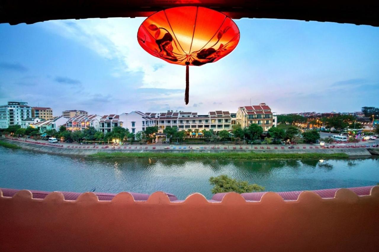Riverland - Center 3*