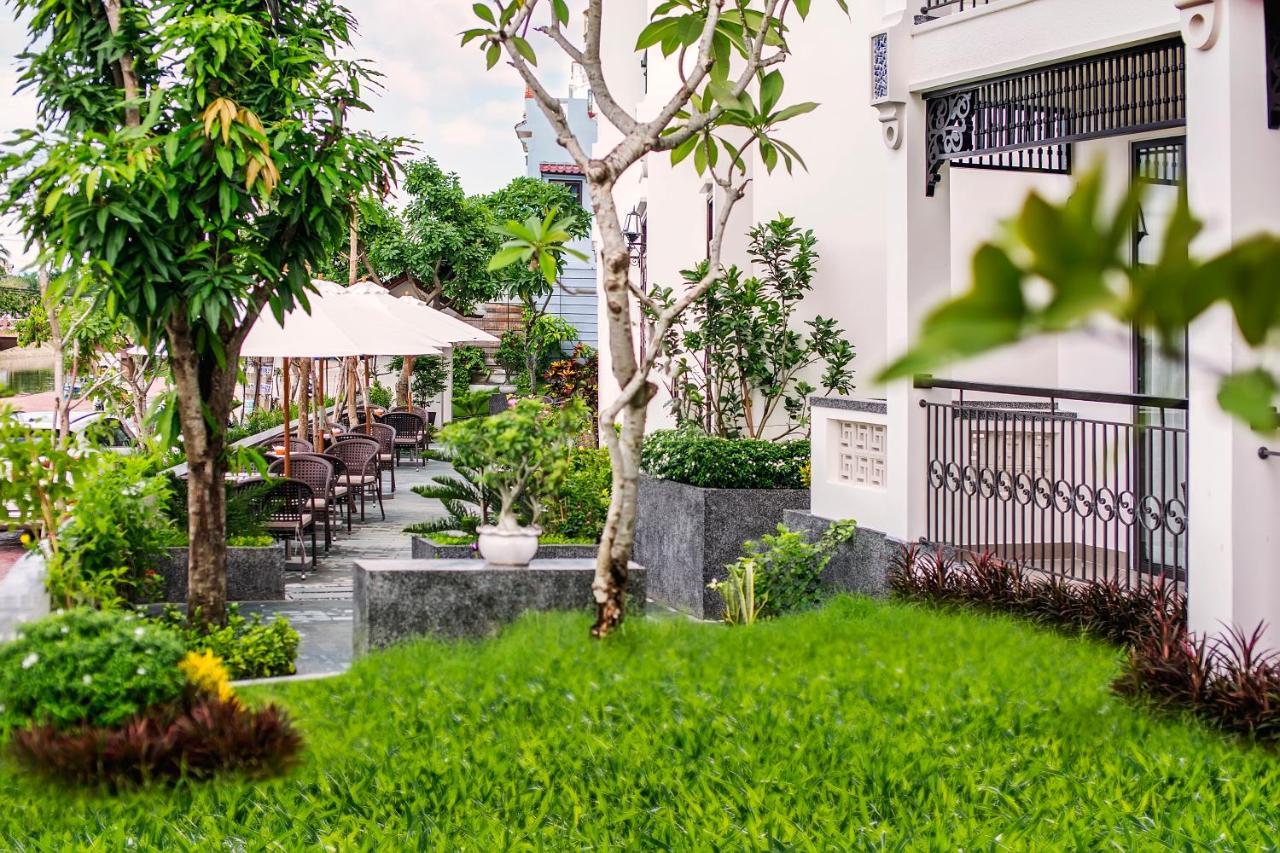 Hotel Laluna Riverside & 4*