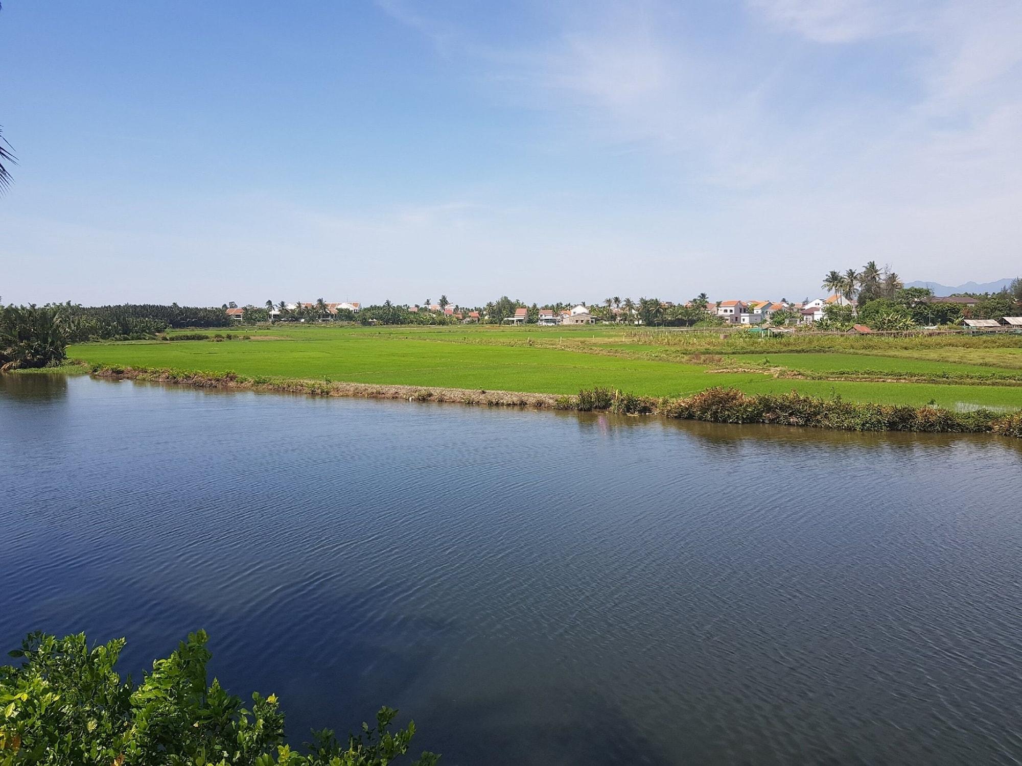Riverside & Khu nghỉ mát