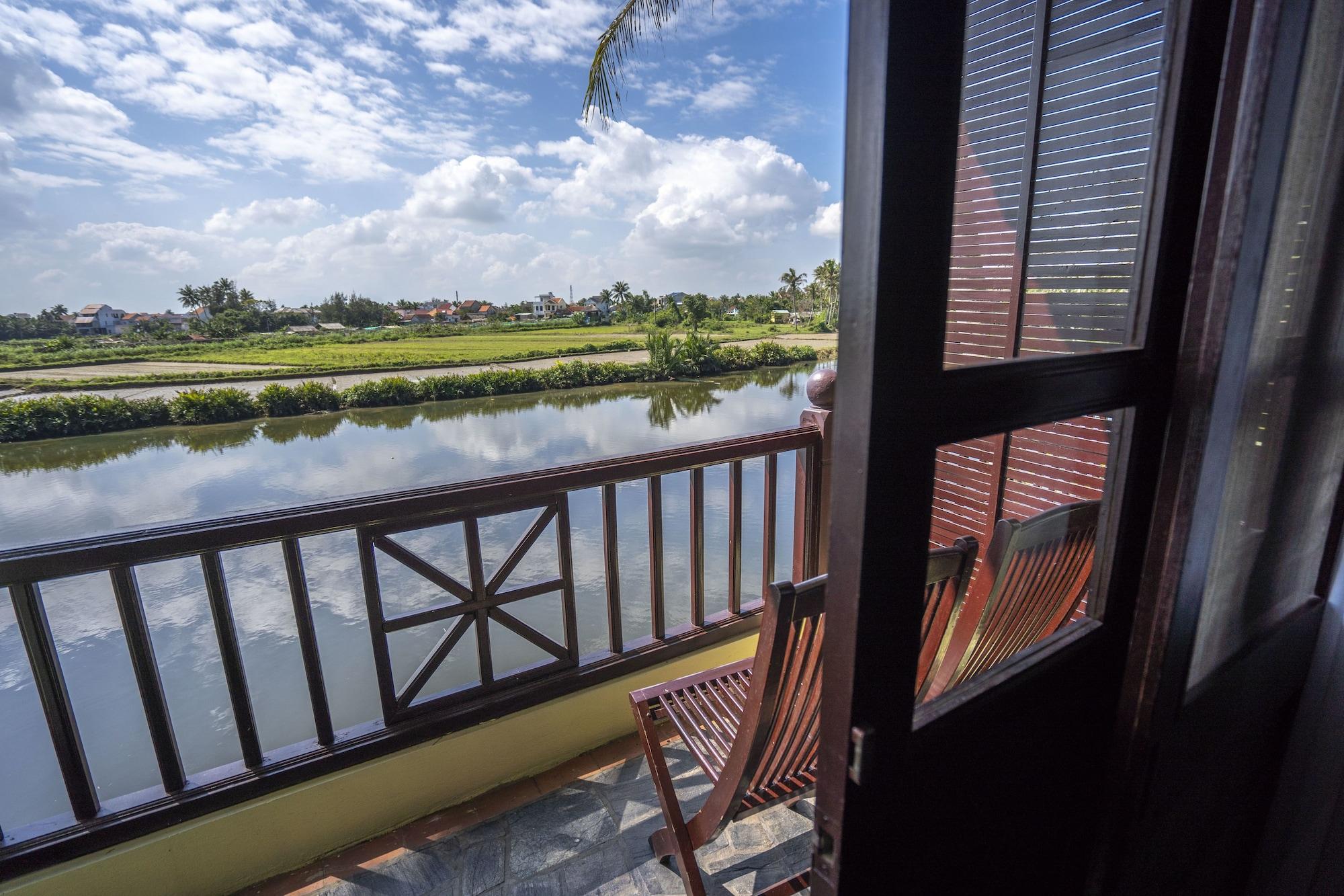 Khu nghỉ mát Riverside & 4*