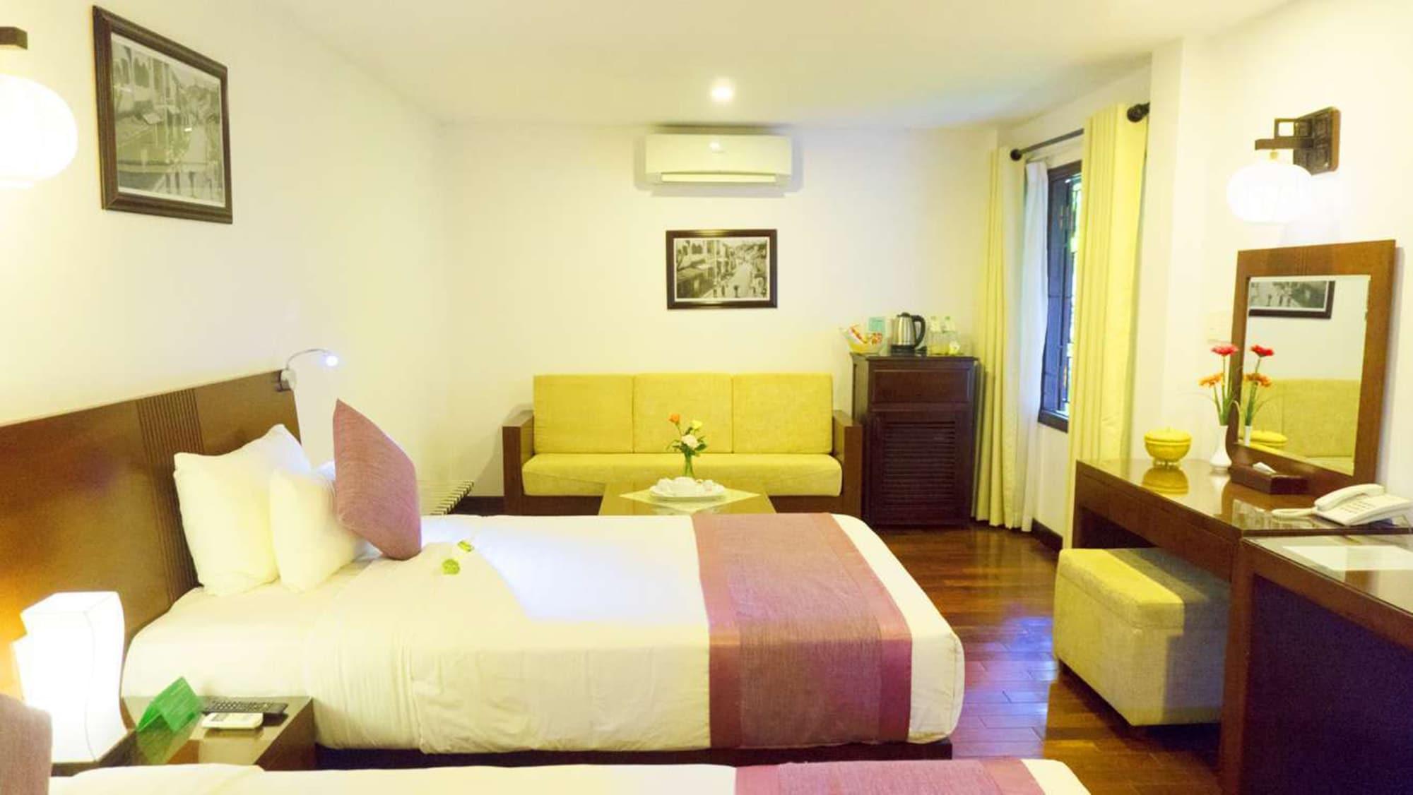 Tempat peranginan Vinh Hung Riverside & 4*