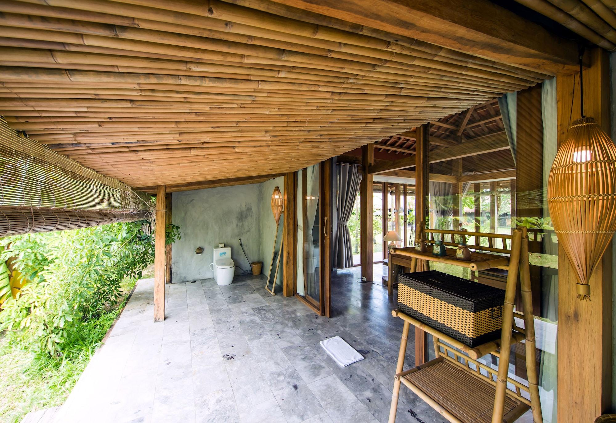 Khách sạn Allamanda Estate 4*