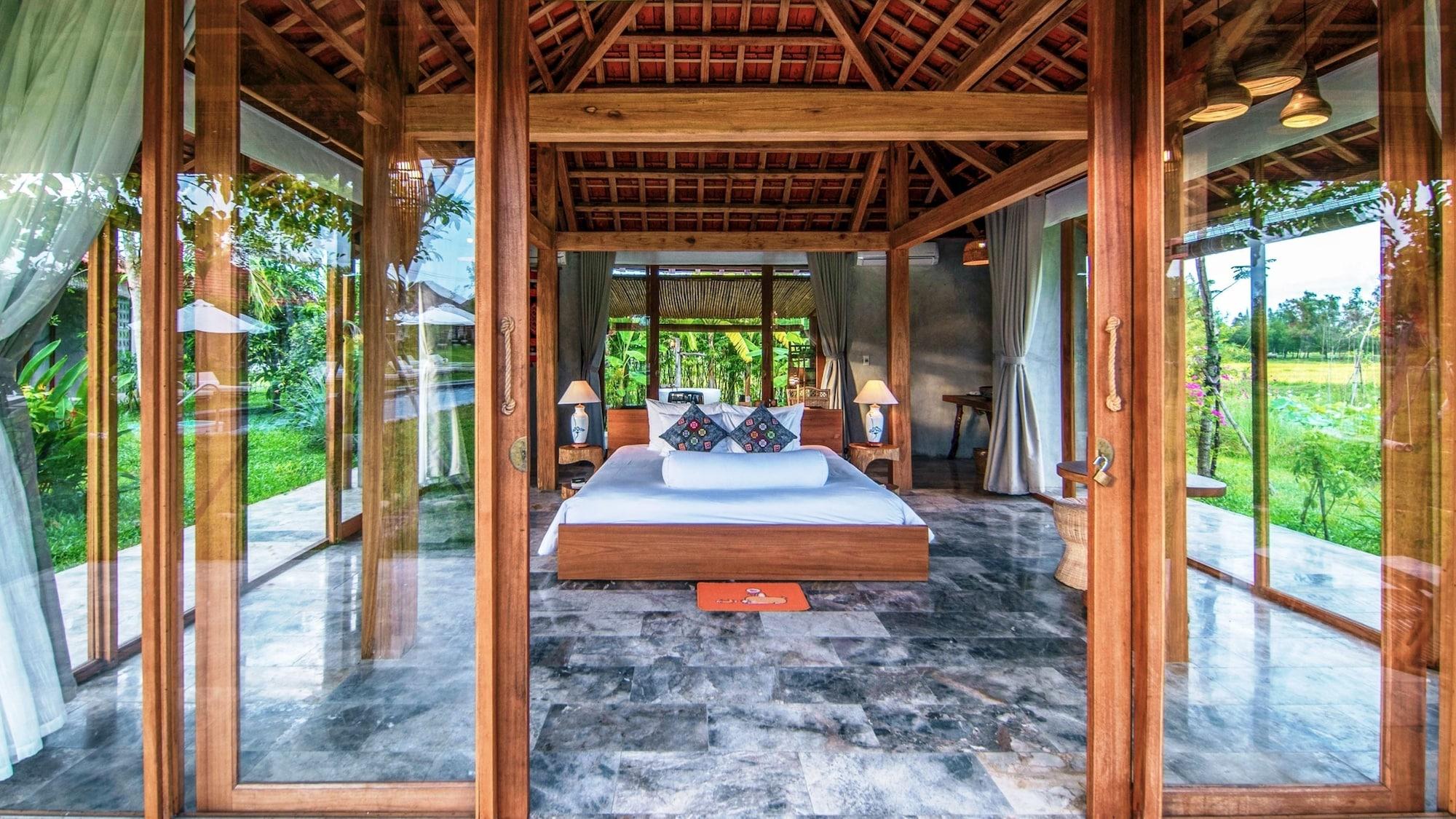 Khách sạn Allamanda Estate 4*