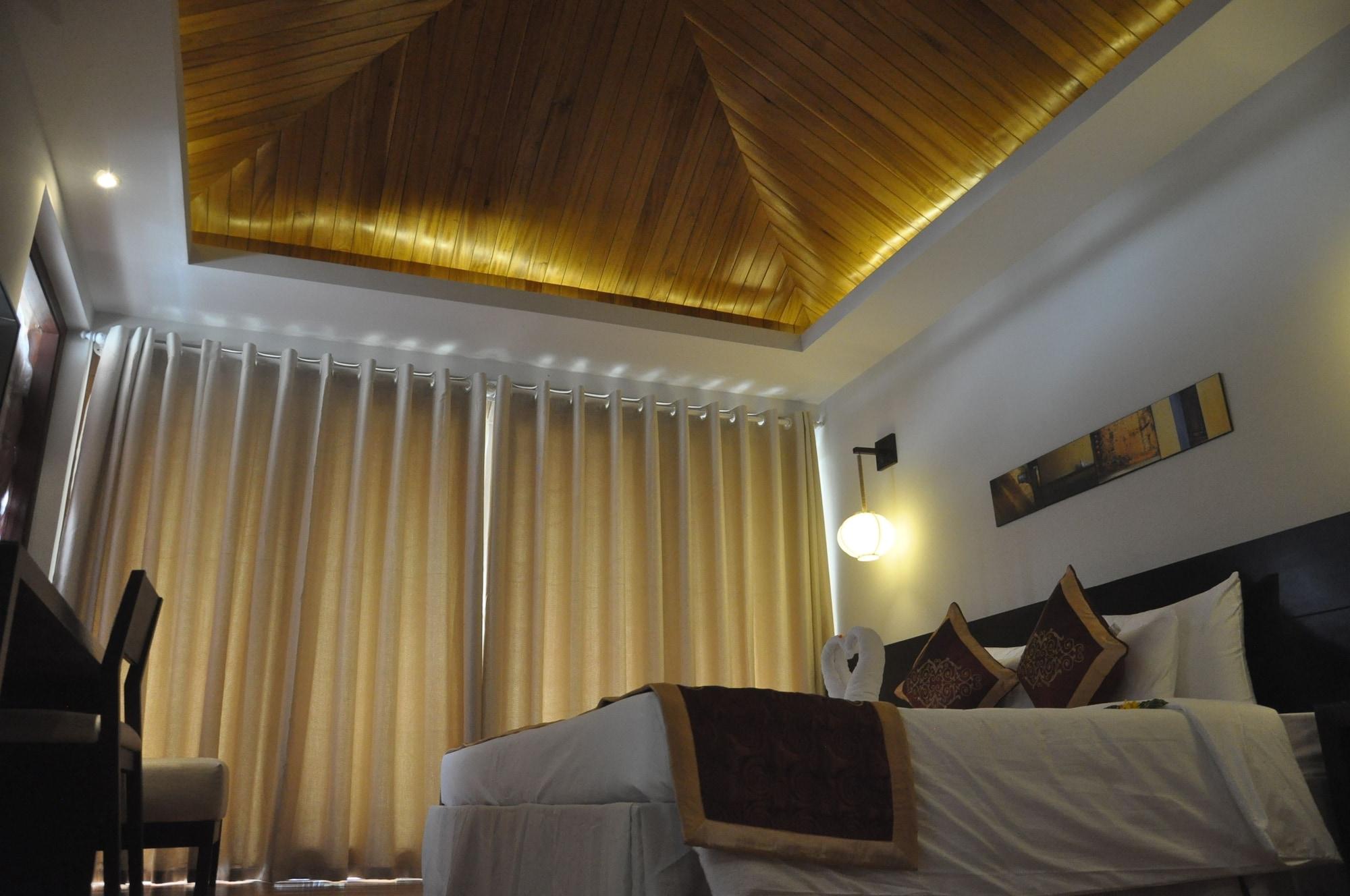 Emerald Riverside 4*
