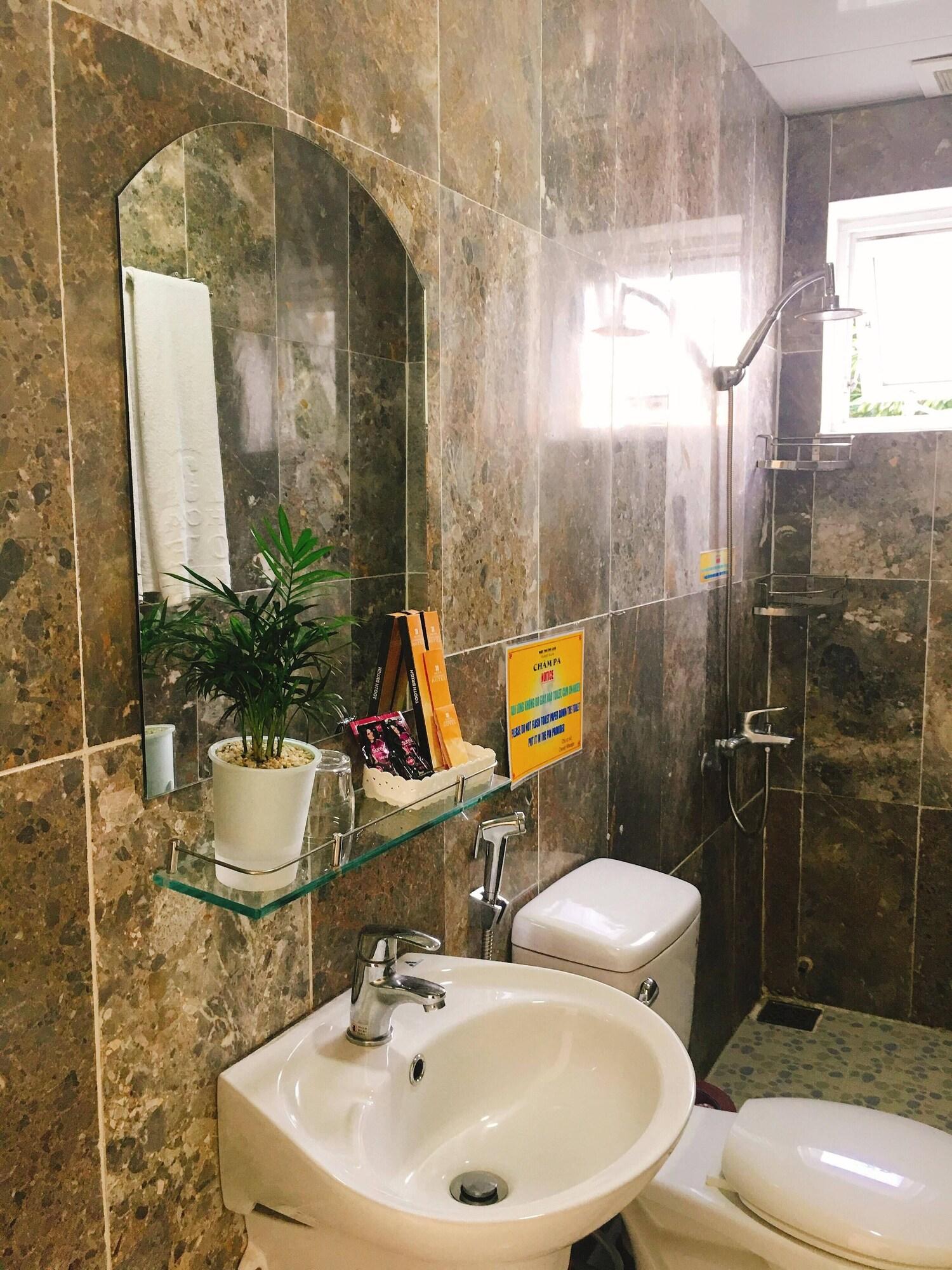 Champa Hotel