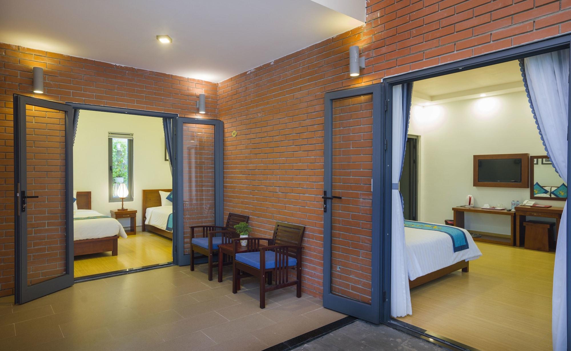 River Waves Hotel