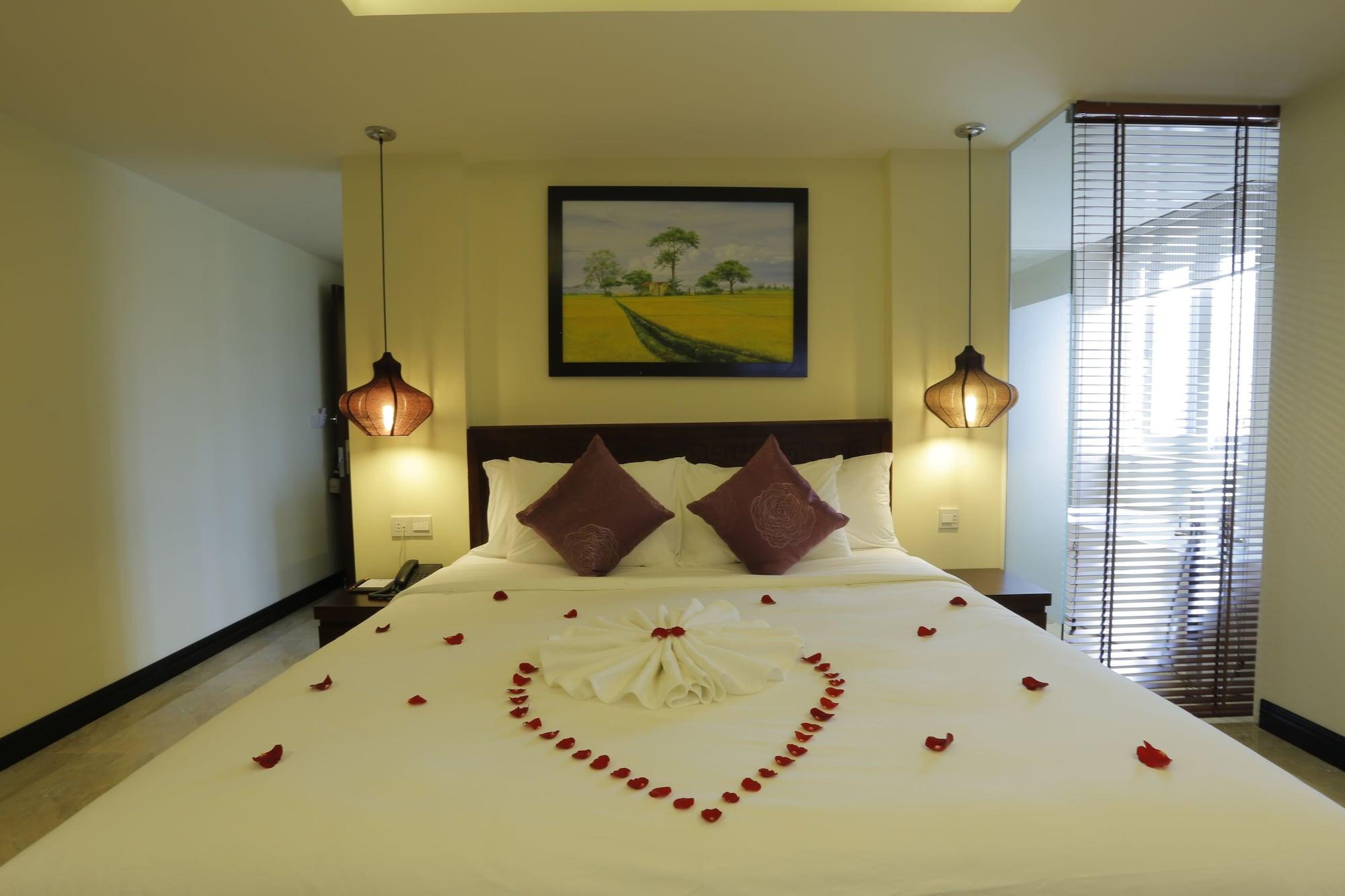 River Hotel