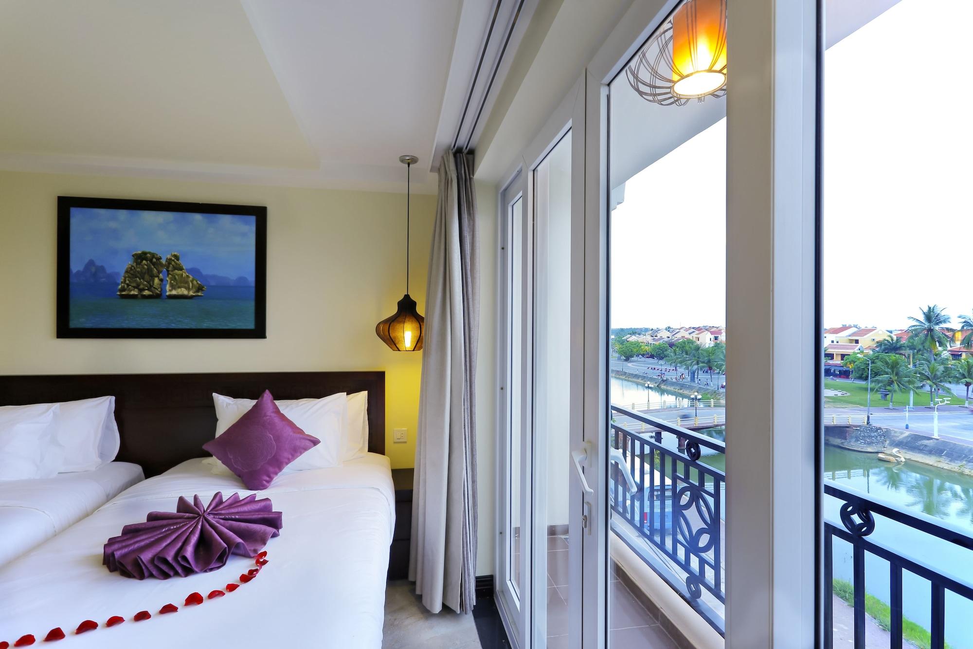 Hotel River