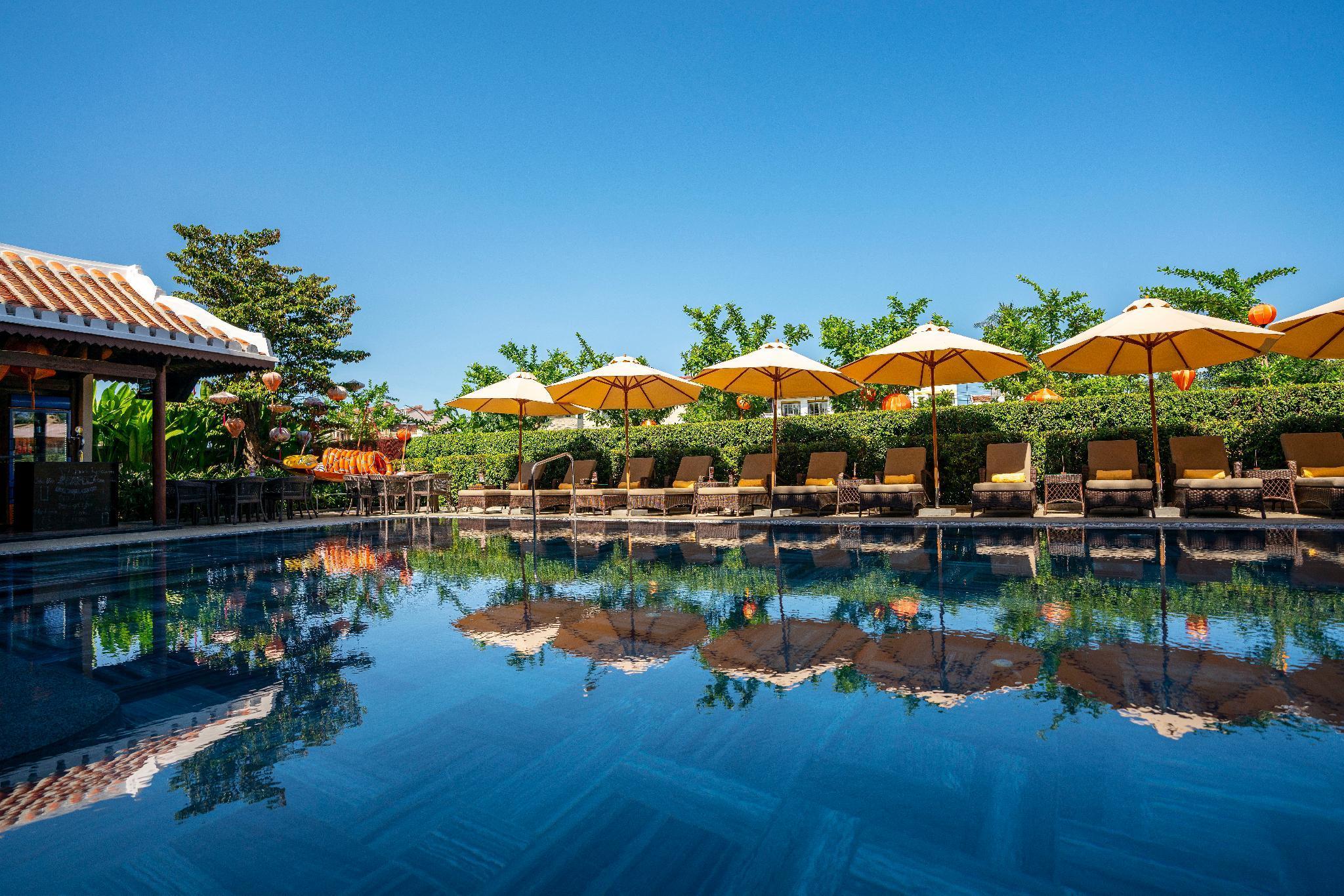 Allegro . A Little Luxury & Hotel