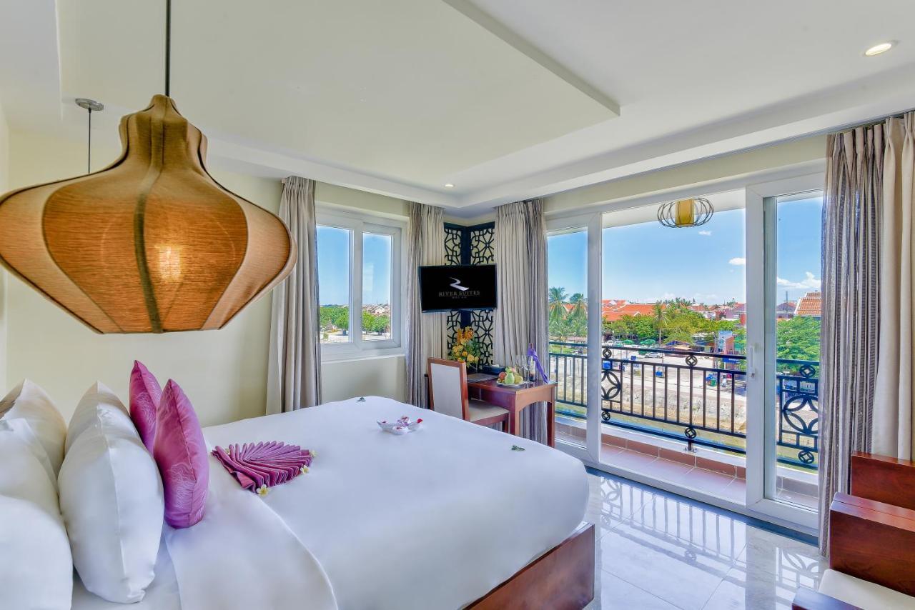 Hotel River 4*