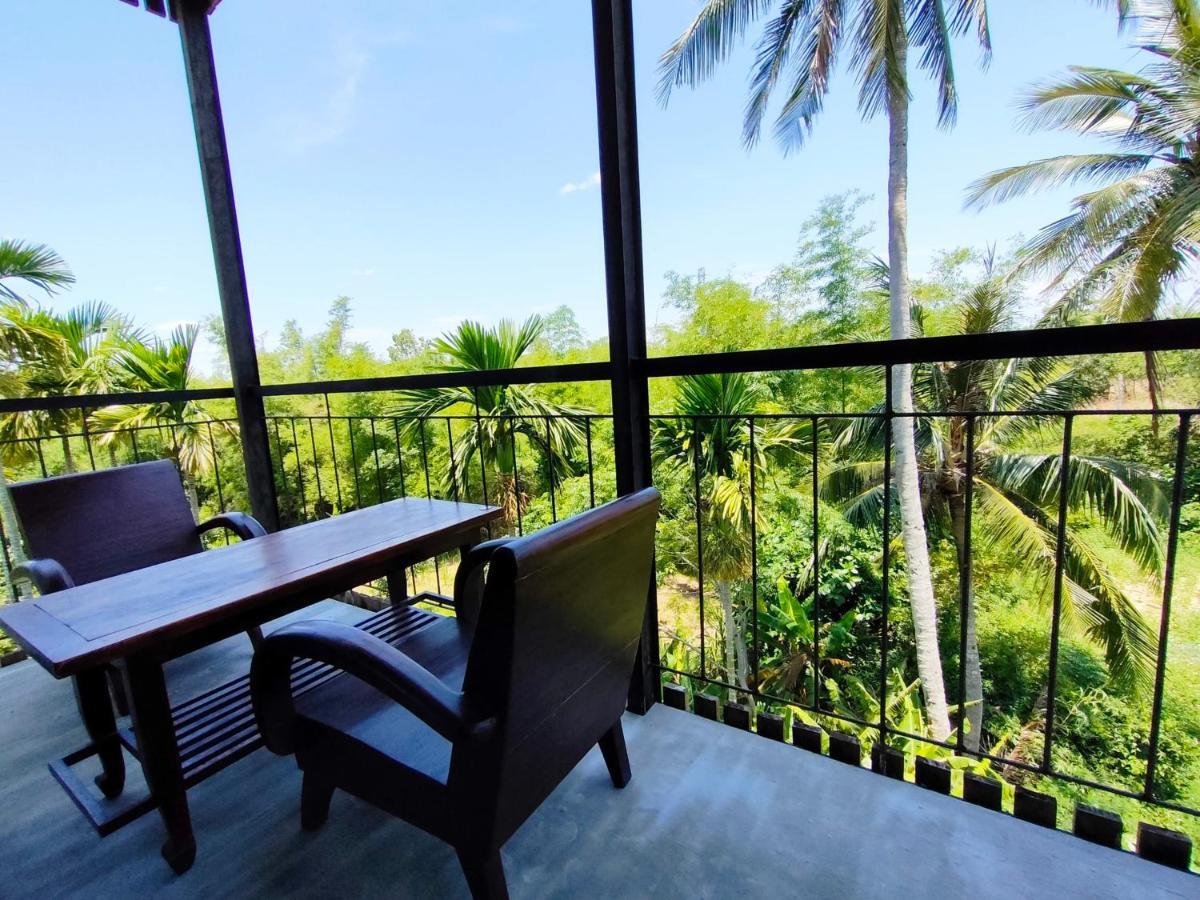 Hotel Nha Bong 2*