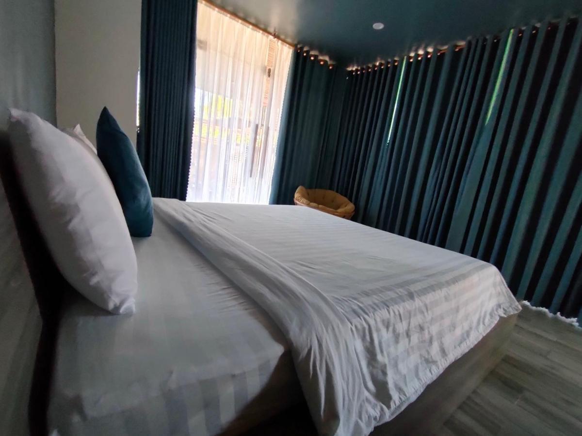 Nha Bong Hotel