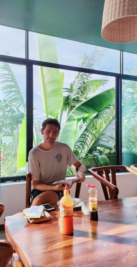 Nha Bong Hotel