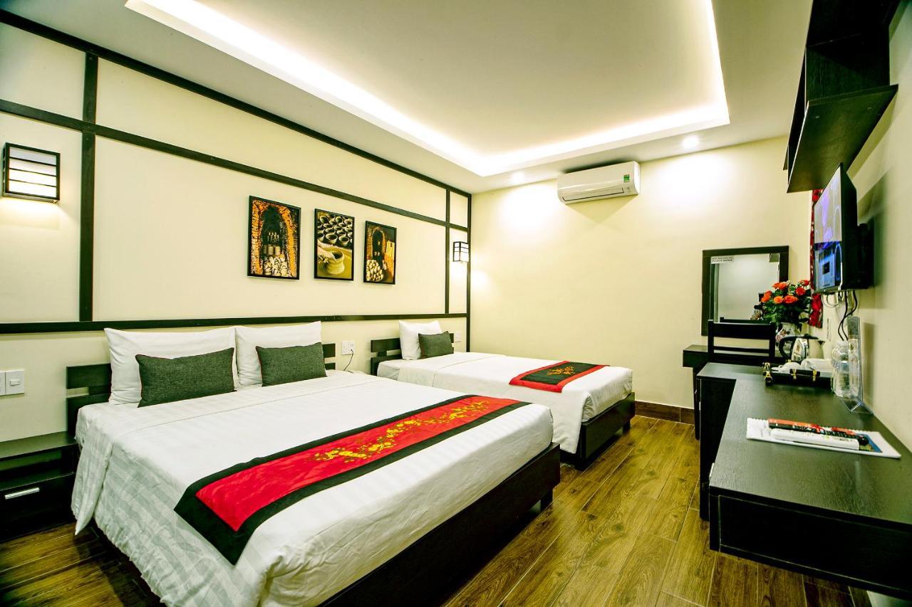 Riverland - Center 3*
