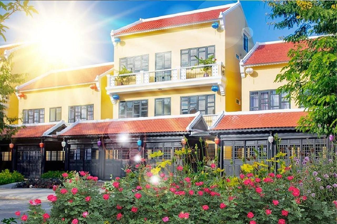 Town Hotel