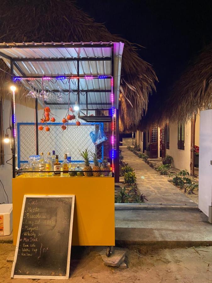 The Beachside & Bar *