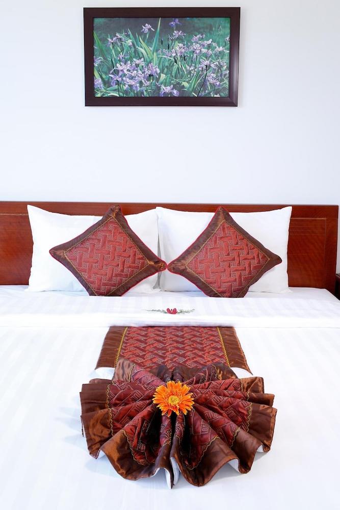Iris De Villa Hoi An 2*