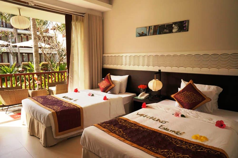 Resort Emerald Riverside