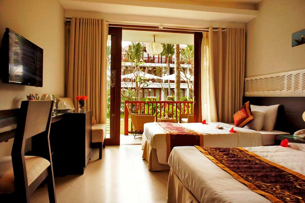 Emerald Riverside 4*