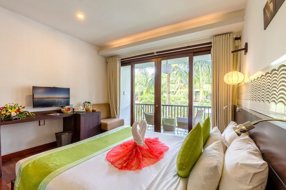 Emerald Riverside Resort Hoi An