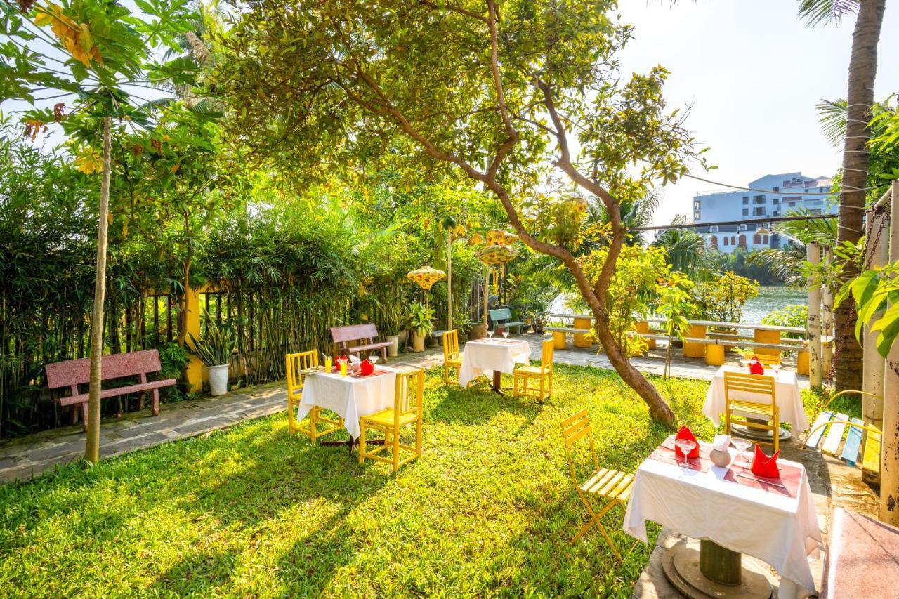 Riverside Oasis Hotel 3*