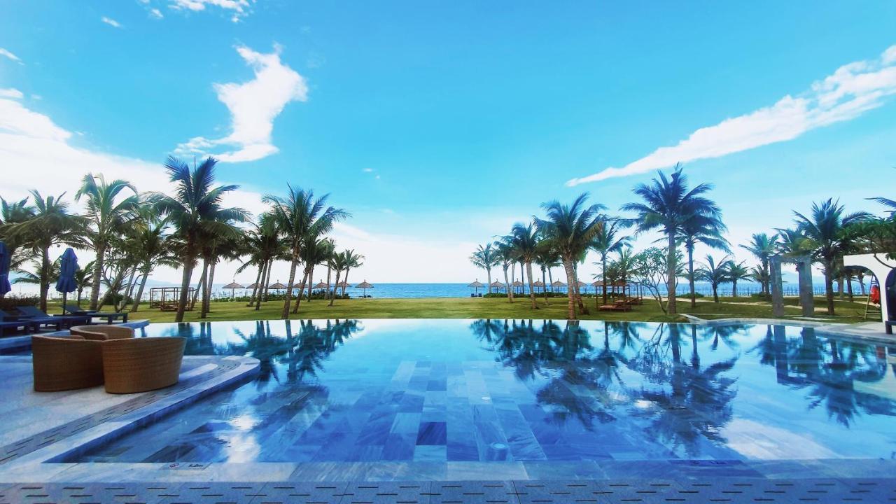 Wyndham Royal Beachfront Villa