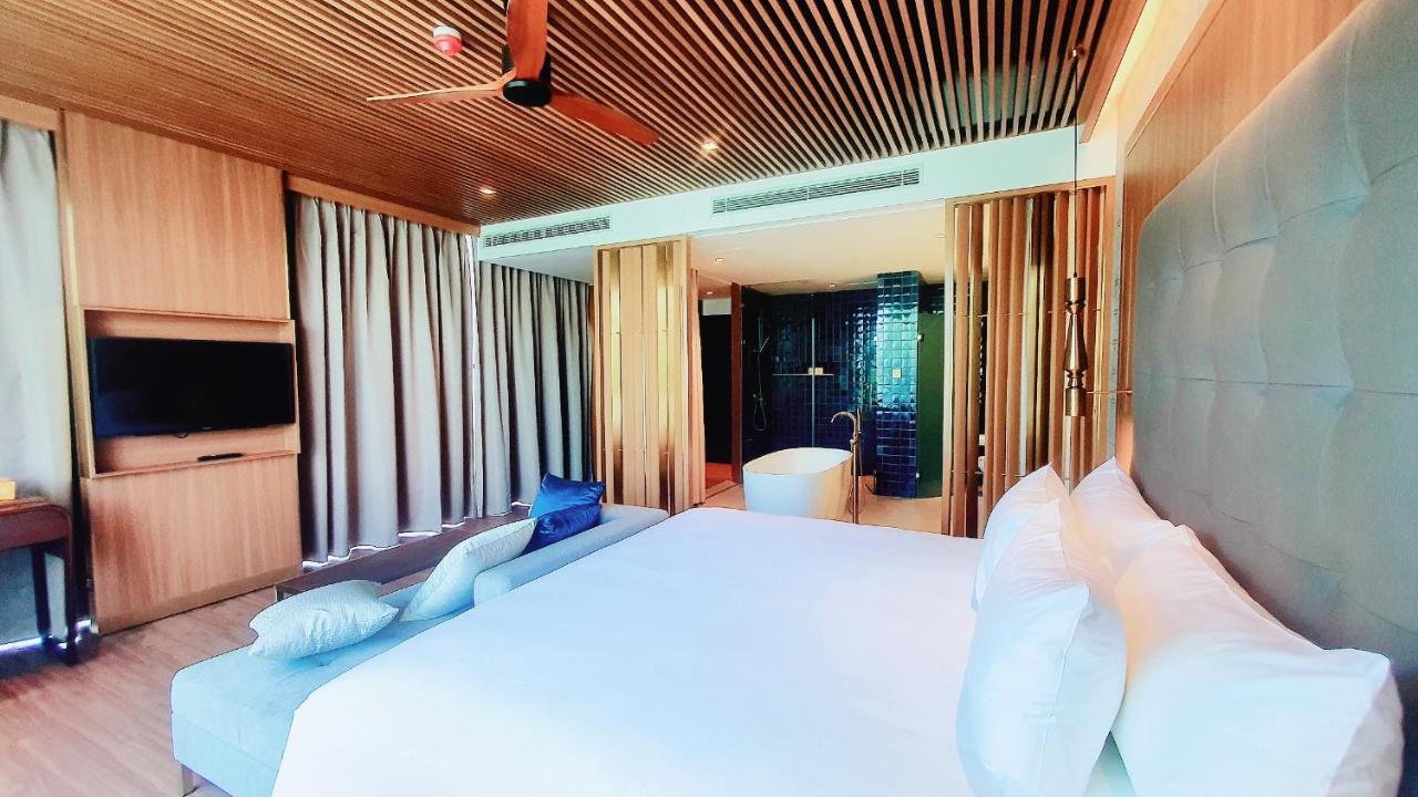 Wyndham Royal Beachfront *