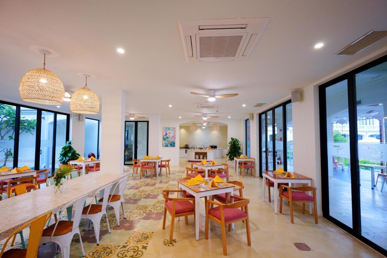 Moodhoian Riverside & 4*