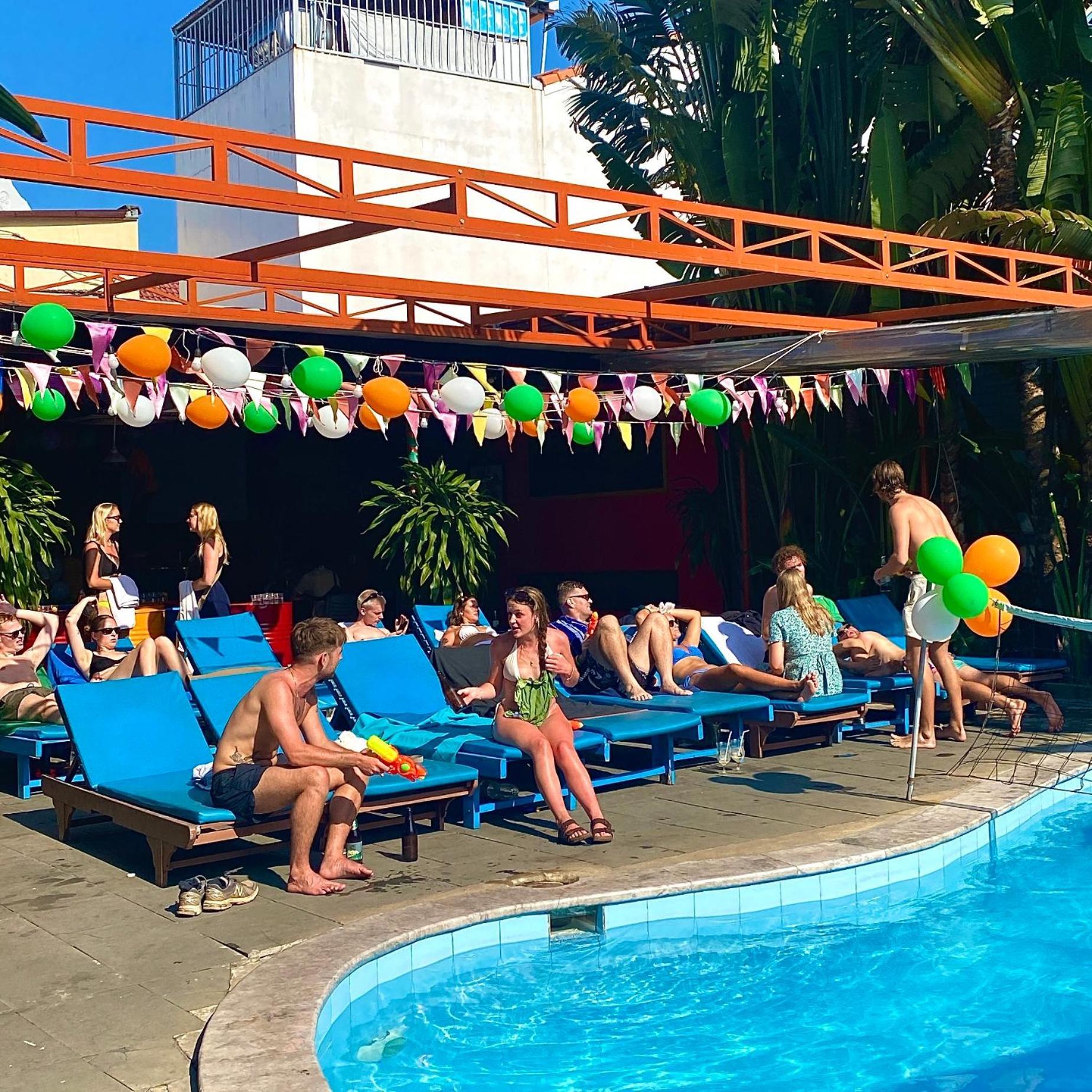 Nhà trọ Bed Station Hostel&pool Bar  Former Sunflower Hội An