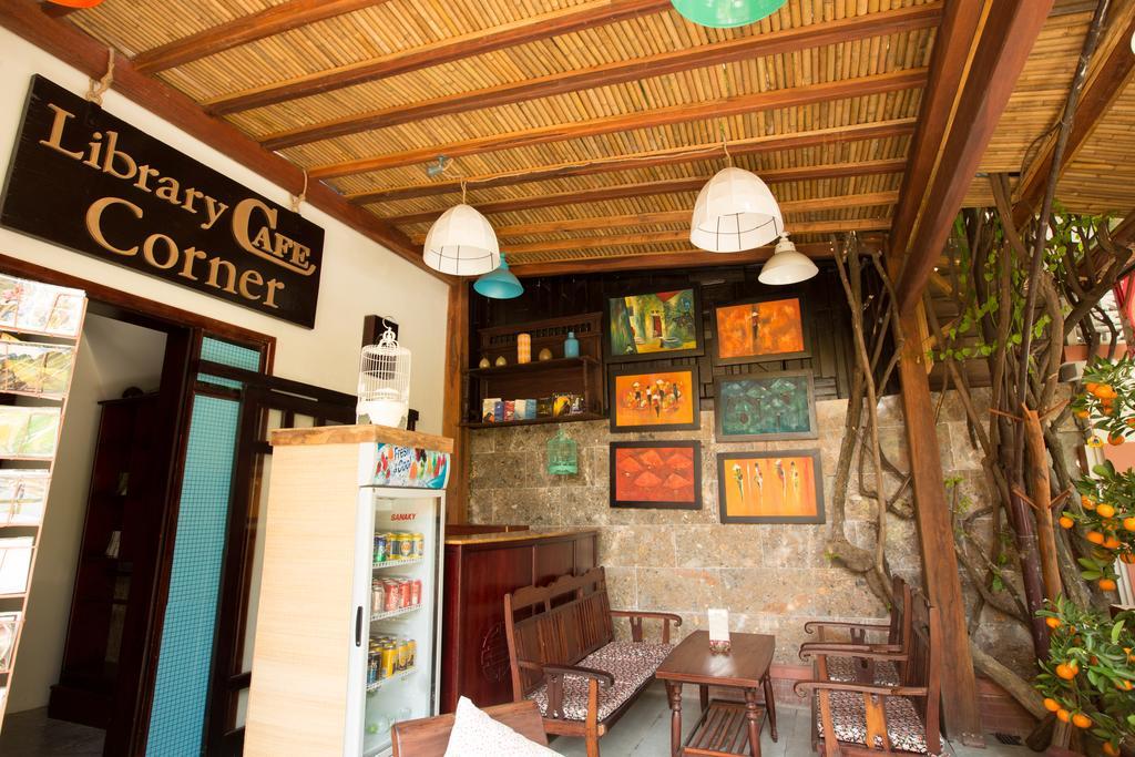 Pho Library Hotel