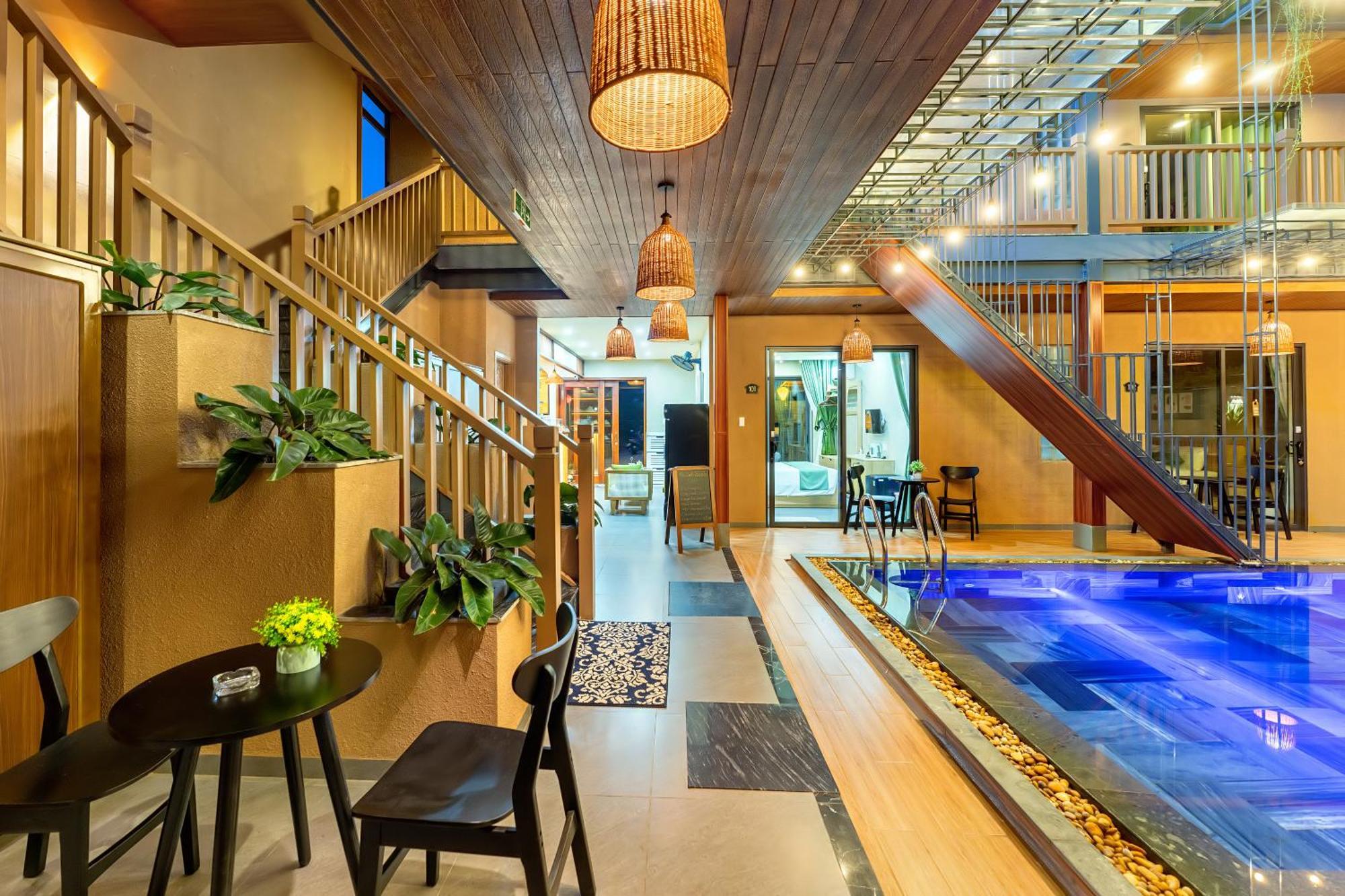 Khách sạn The Linh Seaside 4*