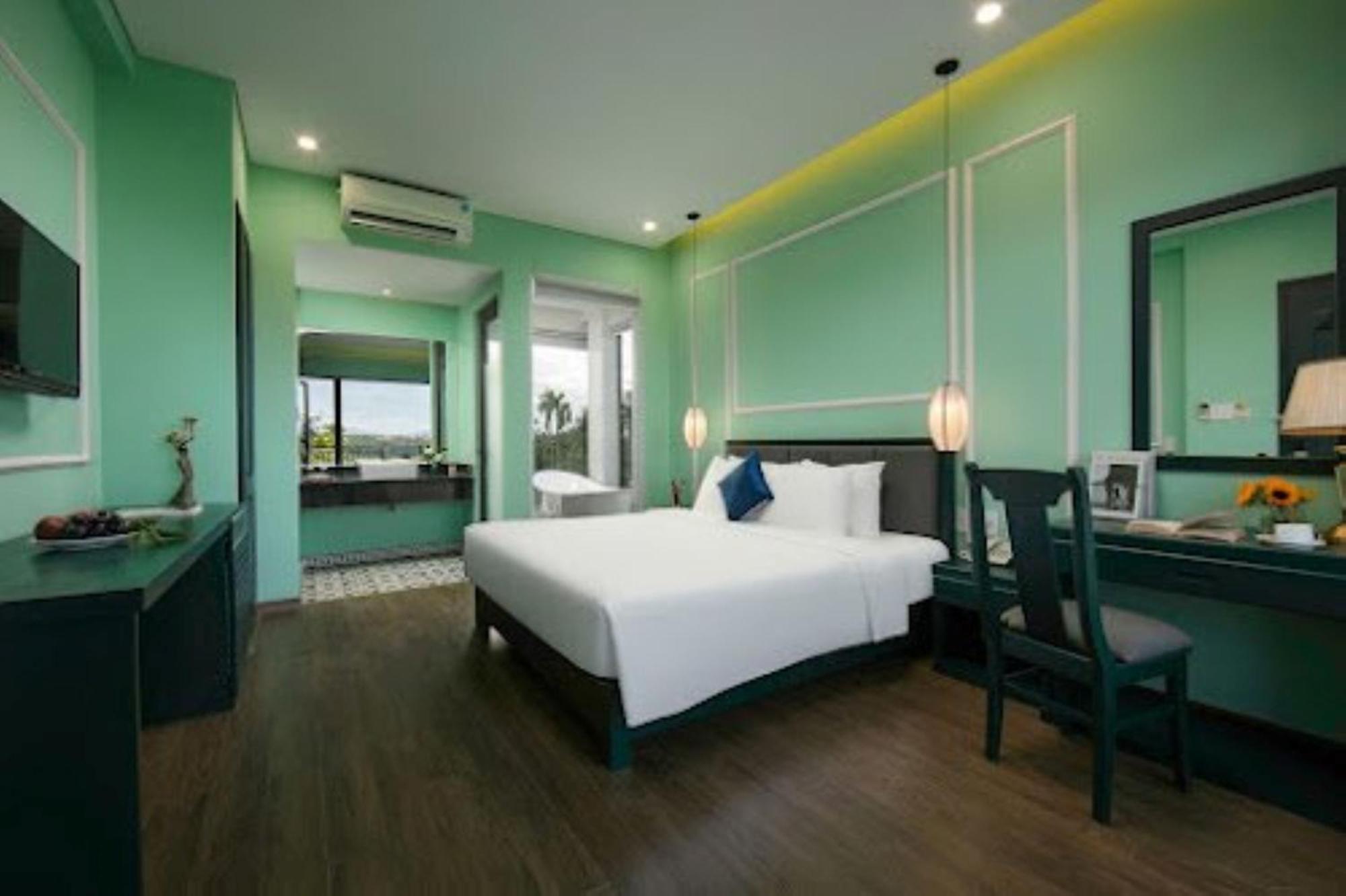 Serene Nature & Hotel 4*