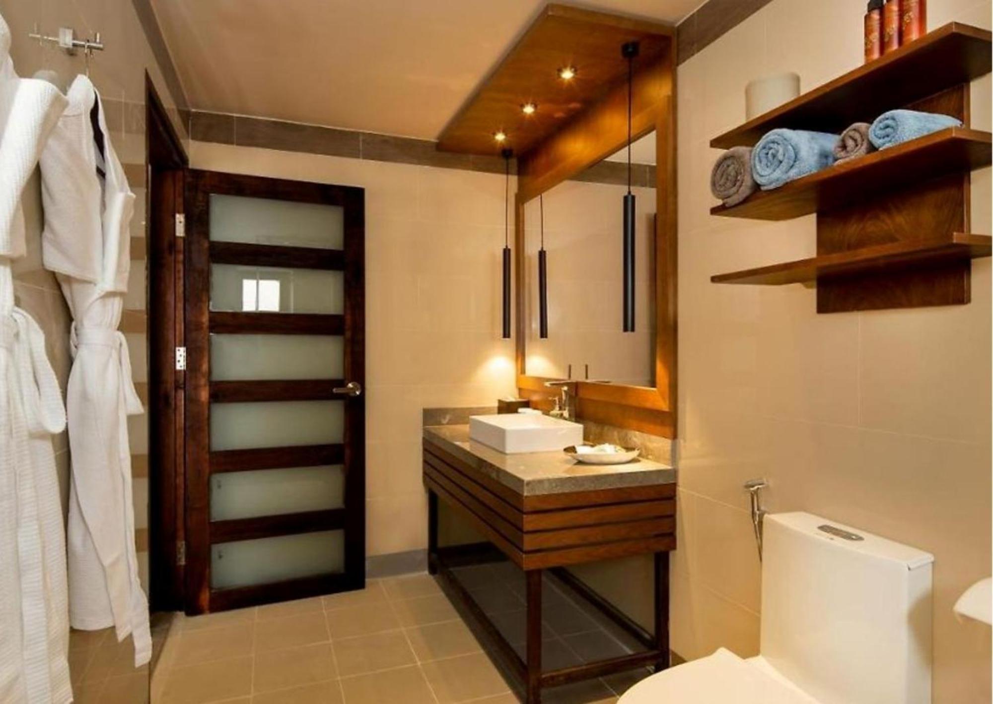 Ha Ocean Front Hotel Hoi An