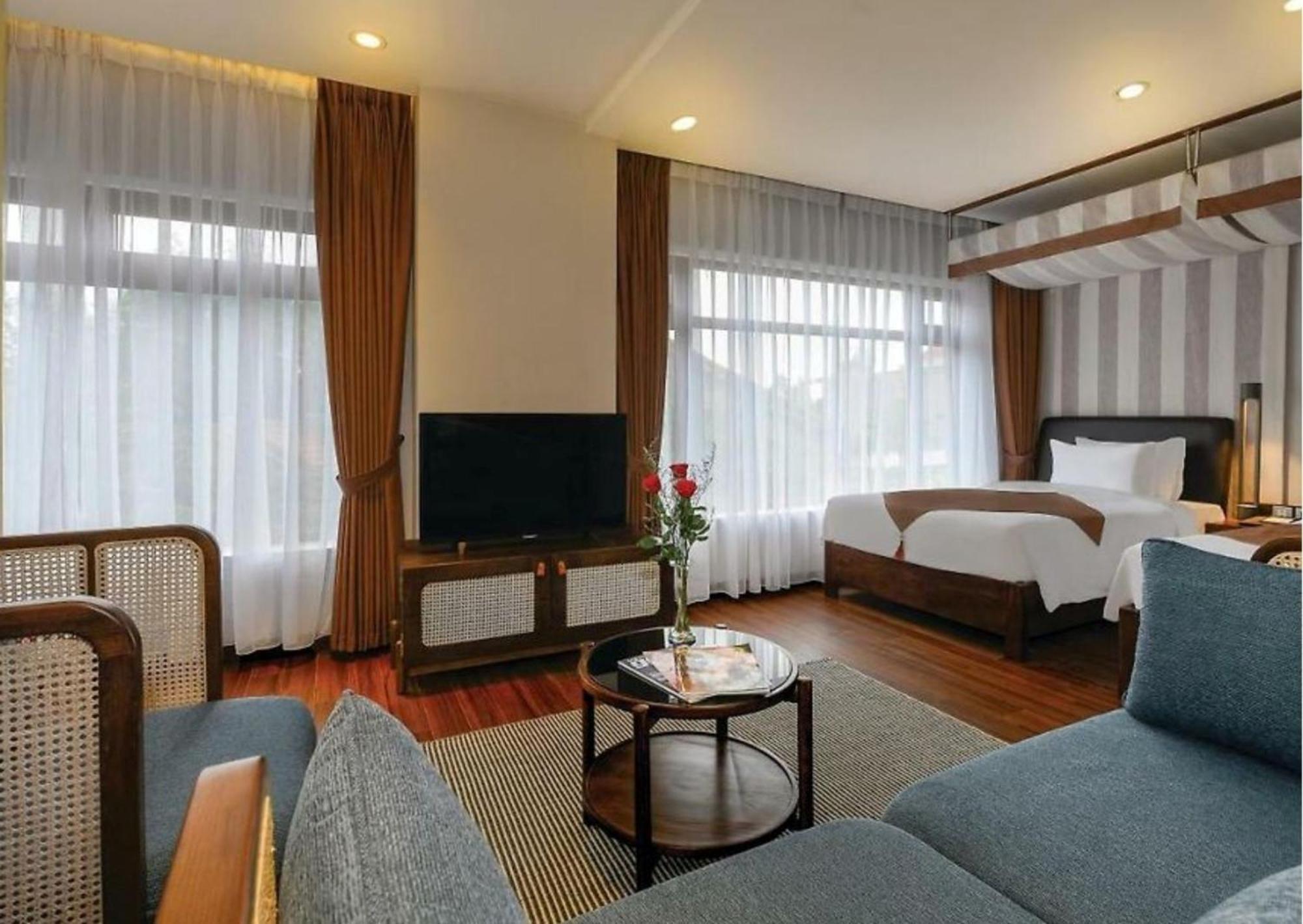 Hotel Ha Ocean Front