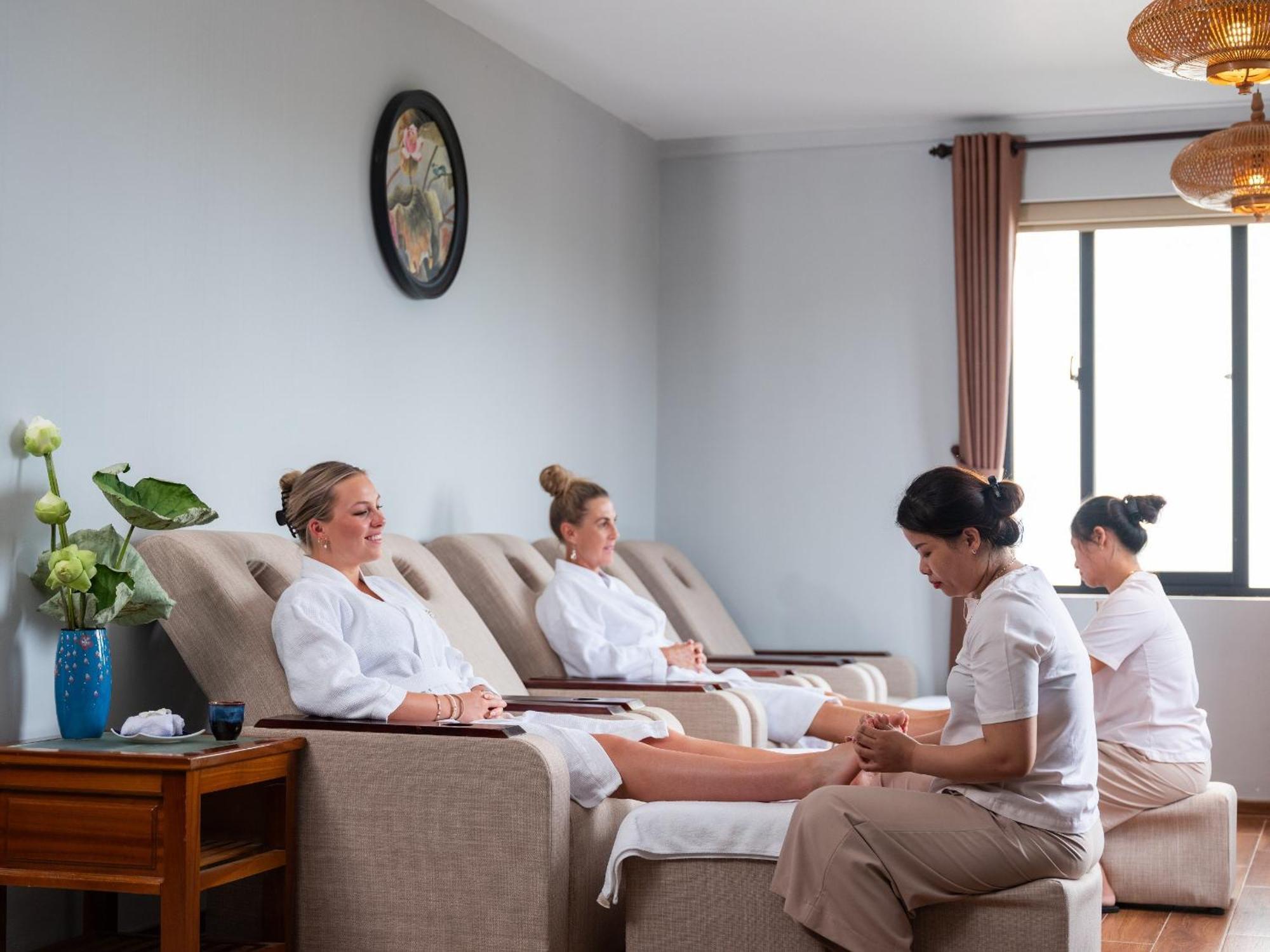 Hotel Shining Riverside Boutique & 4*